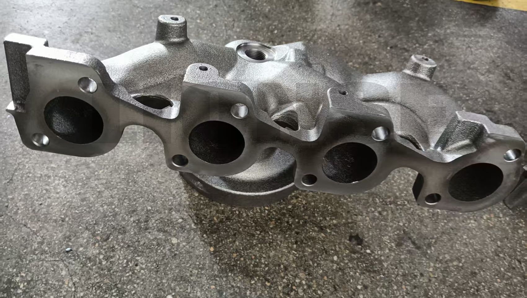 Aké sú výhody liateho výfukového potrubia?